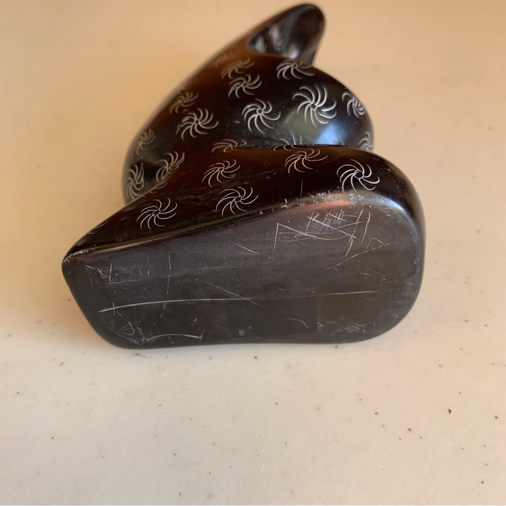 Carved Black Soapstone Mother and Child Figurine “Clocked in Stars” Kenya - Picture 6 of 9
